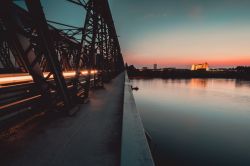 Tramonto sul fiume Po ad Ostiglia in Lombardia, provincia di Mantova