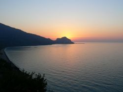 Tramonto sul promontorio di Cefalù, visto dal villaggio di Sant Ambrogio in Sicilia