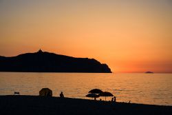 Tramonto sulla costa nord della Sicilia, siamo nei pressi di Falcone, provincia di Messina