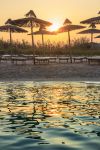 Tramonto sulla spiaggia di Serranova vicino a Torre Guaceto in Puglia