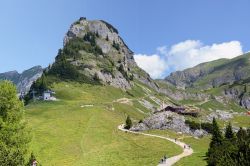 Trekking sulla montagna Rofan in Tirolo, non lontano da Jenbach in Austria. - © lcrms / Shutterstock.com