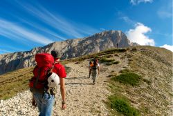 Trekking sulle montagne dell'Abruzzo: camminata sul massiccio del Gran Sasso