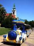 Un trenino turistico nel centro di Frantiskovy Lazne, Repubblica Ceca - © Andrea Seemann / Shutterstock.com