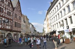 Trier (Treviri), Germania: Simeonstrasse è una delle strade principali del centro storico della cittadina tedesca - foto © Yulia Melnikova / Shutterstock.com