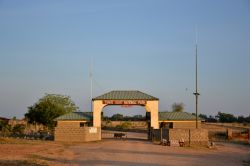 Uno degli ingressi dello Tsavo East National Park. Questo è il più orientale ed è conosciuto con il nome di Sala Gate.