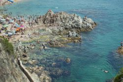 Turismo a Lloret de Mar, Spagna - E' una delle destinazioni turistiche più importanti della Costa Brava oltre che il posto preferito dai ragazzi di tutta Europa: i 7 km di spiaggia ...