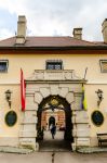 Turisti a passeggio in una stretta via del centro storico di Durnstein, Austria - © Przemek Iciak / Shutterstock.com