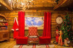 L'Ufficio di Babbo Natale al Santa Claus Village di Rovaniemi in Finlandia - © Roman Vukolov / Shutterstock.com