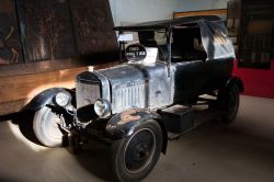 Uganda Museum a Kampala (Africa): una Ford T del 1925 - © Adam Jan Figel / Shutterstock.com