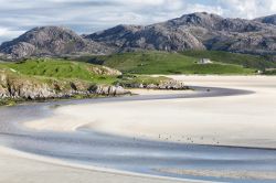 Uig Beach a Lewis and Harris, Scozia - Una bella immagine della spiaggia fotografata con la bassa marea: si trova sull'isola scozzese di Lewis and Harris che fa parte delle Ebridi Esterne, ...