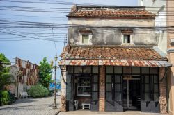 Un antico edificio nella città di Songkhla, Thailandia del Sud. Siamo al confine con la Malesia.
