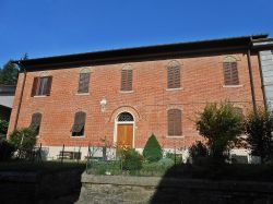 Un antico palazzo nel centro di Marradi in Toscana - © Zebra48bo - CC BY-SA 4.0, Wikipedia