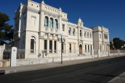 Un antico palazzo signorile a La Seyne-sur-Mer, Provenza (Francia).
