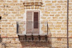 Un balcone a Tusa, in Sicilia