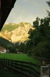 Un bel panorama sulle montagne assolate di San Viglio di Marebbe, Trentino Alto Adige.

