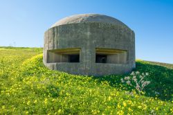 Un bunker tedesco sulla costa sud della Sicilia, nei pressi di Gela