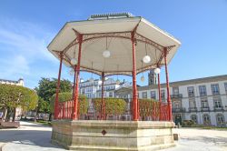 Un chiosco nella piazza principale di Lugo, patrimonio dell'umanità dell'Unesco (Spagna).

