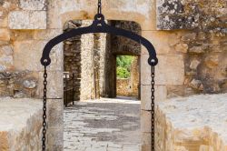 Un dettaglio del Castello di Bonaguil,  Saint-Front-sur-Lemance in Francia