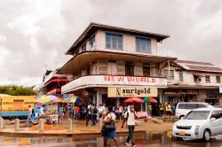 Un edificio in Waterkant Street nel centro storico di Paramaribo, Suriname - © Anton_Ivanov / Shutterstock.com