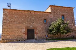 Un eremo a Medinaceli in Spagna: siamo in provincia di Soria, che fa parte della comunità di Castiglia e Leon- © JordiCarrio / Shutterstock.com