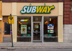 Un negozio della linea metropolitana di Trenton, New Jersey, Stati Uniti d'America - © LesPalenik / Shutterstock.com