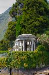 Un padiglione nel giardino di una villa a Moltrasio, lago di Como, Lombardia.




