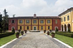 Un palazzo storico con splendido giardino a Leno di Brescia in Lombardia