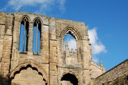 Un particolare dell'Abbazia di Dunfermline, Scozia, UK. La costruzione di questo edificio religioso risale al 1128 per volere di Davide I° di Scozia.
