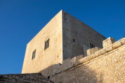 Un particolare della Torre Cabrera, sulla costa di Pozzallo in Sicilia