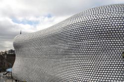Un particolare dell'edificio del Bullring a Birmingham, Inghilterra. Inaugurata nel 2003, questa struttura è considerata una degli edifici contemporanei più interessanti del ...