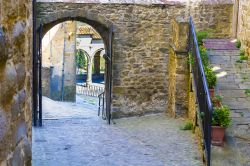 Un pittoresco angolo del borgo toscano di Castiglion Fiorentino, provincia di Arezzo. Insediamento di origine etrusca, il borgo è diventato in seguito un antico centro medievale.
