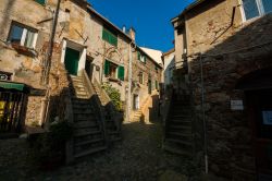 Un pittoresco angolo del centro di Albissola Marina, Savona, Liguria - © gab90 / Shutterstock.com