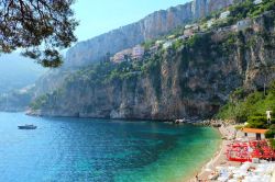 Un pittoresco scorcio del litorale di Cap d'Ail, Francia. E' uno dei promontori più suggestivi della Francia costeggiato da splendide ville.
