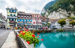 Un pittoresco scorcio fotografico di Interlaken, Svizzera - © Boris-B / Shutterstock.com