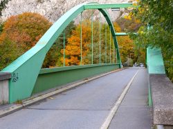 Un ponte a Lavey les bains in Svizzera - © Albins, CC BY-SA 4.0, Wikipedia