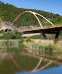 Un ponte sul fiume Deba nei dintorni della omonima città, provincia di Gipuzkoa in Spagna
