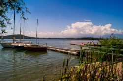 Un porticciolo sul lago a Viverone in Piemonte