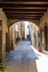 Un portico nel borgo di pescatori di Marta, Lago di Bolsena