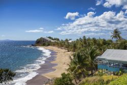 Un resort da sogno sulla spiaggia caraibica di Antigua e Barbuda, America Centrale.

