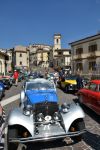 Un ritrovo di auto storiche nel borgo di Villalago in Abruzzo - © Gianni62 / Shutterstock.com