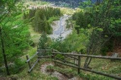 Un sentiero sulle montagne della Carnia a Forni di Sopra in Friuli Venezia GIulia
