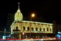 Un suggestivo edificio in Bolshaya Sadovaya Street by night a Rostov-on-Don, Russia - © kolt_duo / Shutterstock.com