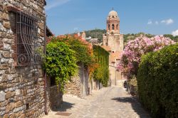 Un suggestivo scorcio del borgo di Castiglione della Pescaia, Toscana.
