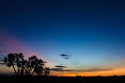 Un suggestivo tramonto a Loiyangalani, Marsabit, Kenya. Siamo nei pressi del lago Turkana, nella Rift Valley.
