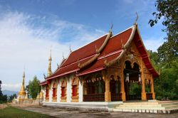 Un tempio con decori nella provincia di Mae Hong Son, Thailandia.
