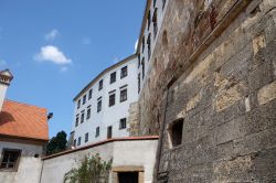 Un tratto della mura di fortificazione del castello di Ptuj, Slovenia - © Zvonimir Atletic / Shutterstock.com