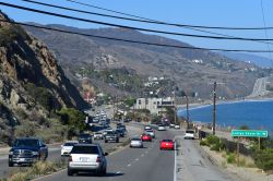 Un tratto della strada che colelga Malibu con Santa Monica, California - © Pack-Shot / Shutterstock.com