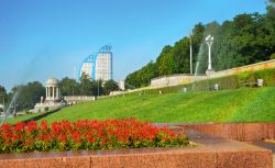 Un tratto dell'argine lungo il fiume Volga a Volgograd, Russia, di mattina.

