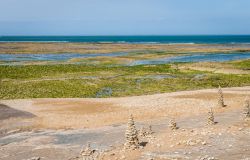 Un tratto di costa atlantica sull'isola di Ré, Francia. Situata fra lo stretto Pertuis Breton e quello d'Antioche, l'ile de Ré è un alternarsi di saline, vigneti, ...