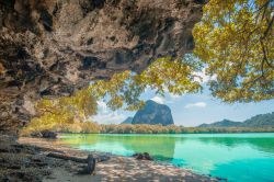 Un tratto di mare nella provincia di Trang a Boonkong Bay, sud della Thailandia.



